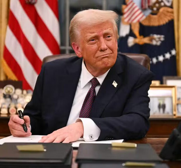Chefe do Pentágono diz que ataques ao Irã causaram grandes danos e critica relatório contrário a Trump