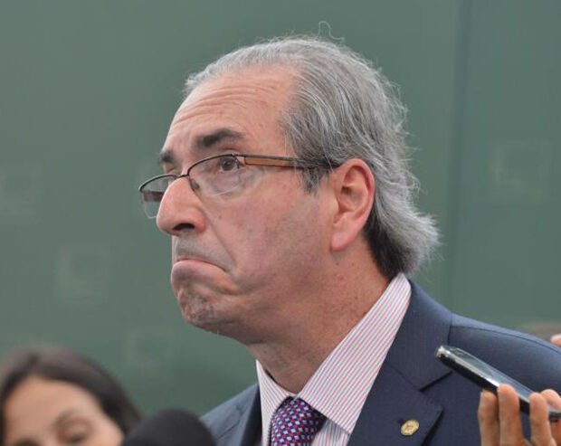 Eduardo Cunha é chamado de ladrão por bolsonaristas em aeroporto de BH