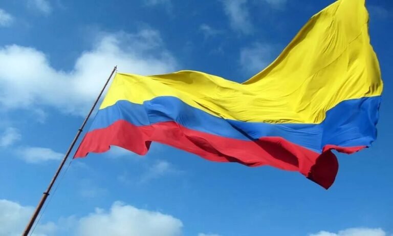 Ministro colombiano anuncia suspensão de extradições de guerrilheiros negociadores da paz para os EUA