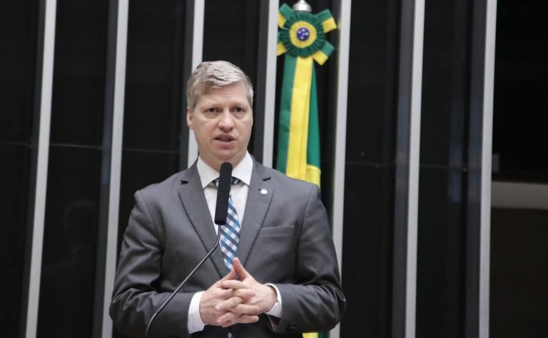 Projeto elimina visto para turista da Austrália, Canadá, EUA e Japão no Brasil