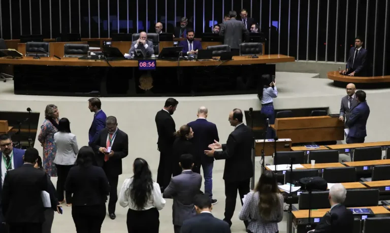 Câmara discute queda do decreto sobre aumento do IOF