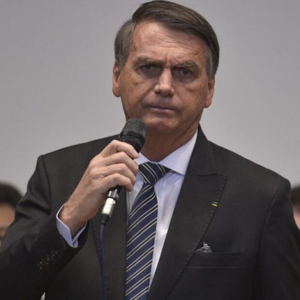 1_bolsonaro_frente_evangelica_mcamgo_abr_030820221818_7-27681486-620x620.jpg