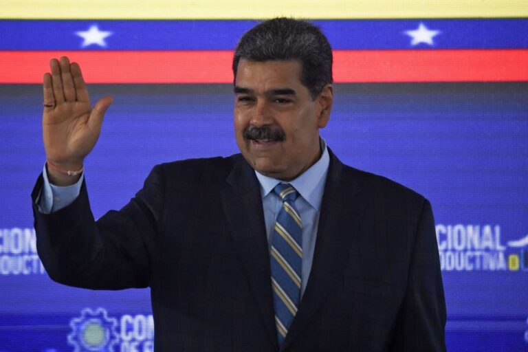 Venezuela mantém exercícios militares no Caribe em reação à movimentação naval dos Estados Unidos