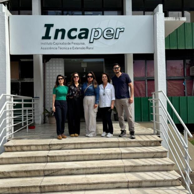 Grupo de trabalho da Emater-DF visita e aprende com cafeicultura do Espírito Santo