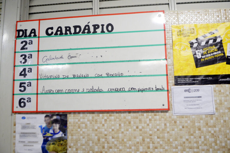 Comissão analisa proposta para excluir alimentação escolar do limite fiscal