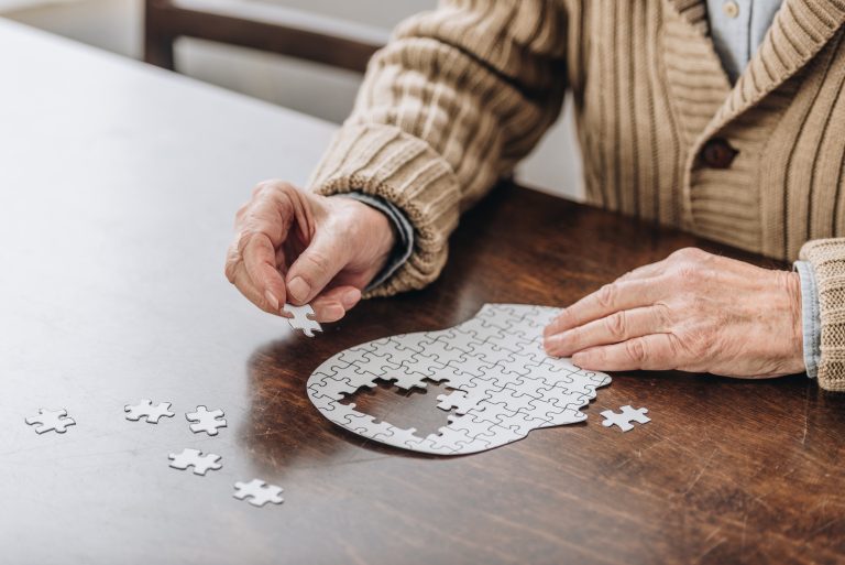 Audiência debate cuidados e alerta sobre Alzheimer