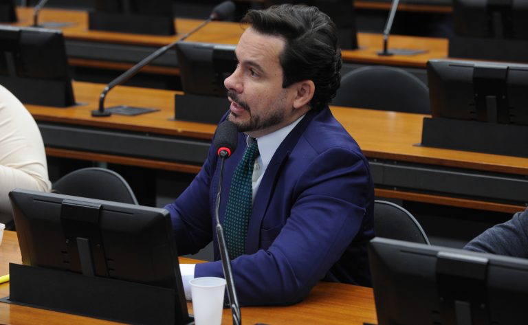 Proibida redução de pena para quem trafica drogas com tornozeleira