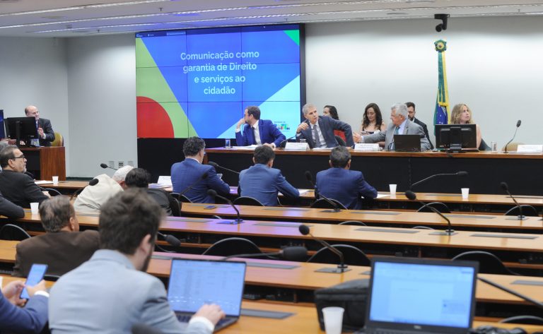 Governo reforça combate à desinformação e fake news