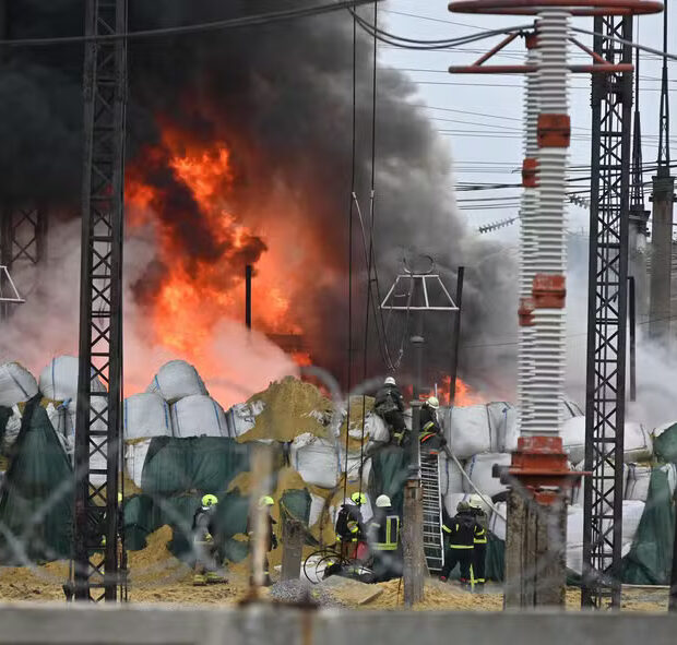 106321667-firefighters-extinguish-a-fire-at-an-electrical-substation-after-a-missile-attack-in-khark-620x591.jpg
