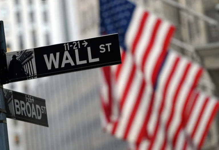 Wall Street cai por ameaça de tarifas de Trump
