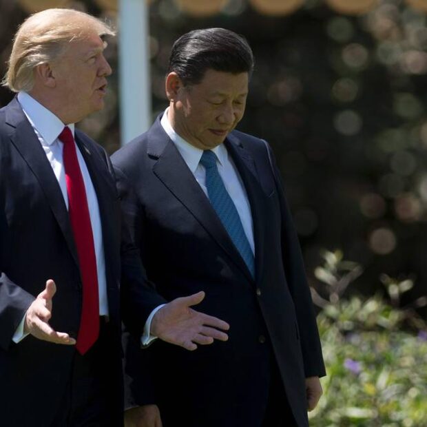 66201808_US-President-Donald-Trump-L-and-Chinese-President-Xi-Jinping-R-walk-together-at-the-Mar-620x620-4.jpg-4