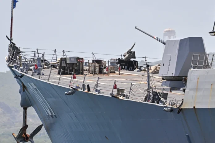 Destroyer-de-misseis-guiados-da-Marinha-dos-EUA-USS-Gravely-DDG-107.webp