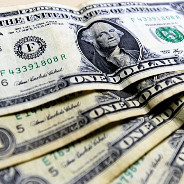 Dolar-Moeda estrangeira