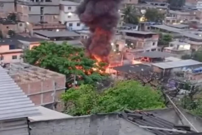 Fogo-nas-barricadas-1.webp