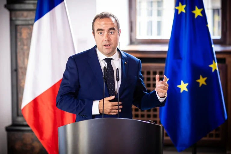 Macron nomeia novamente primeiro-ministro que renunciou