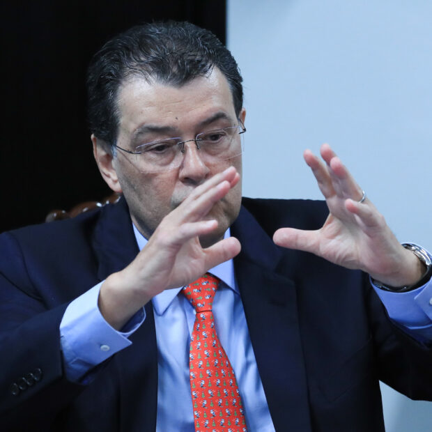 O-senador-Eduardo-Braga-durante-coletiva-a-imprensa-620x620-1.jpg-1