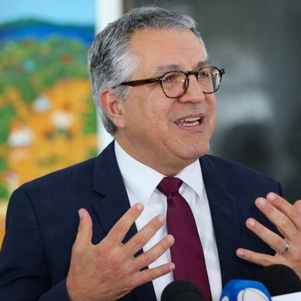 Padilha-620x620-1.jpg-1