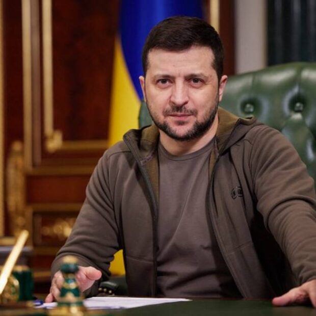 Volodymyr-Zelensky-620x620-4.jpg-4