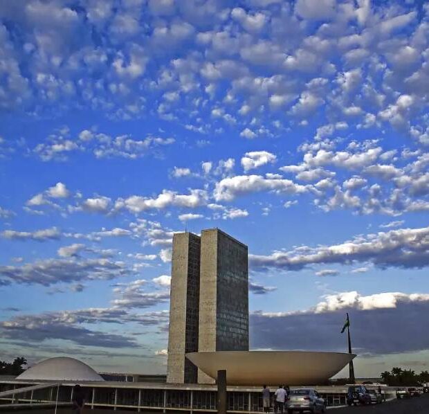 brasilia_congresso_nuvens-620x598.jpg