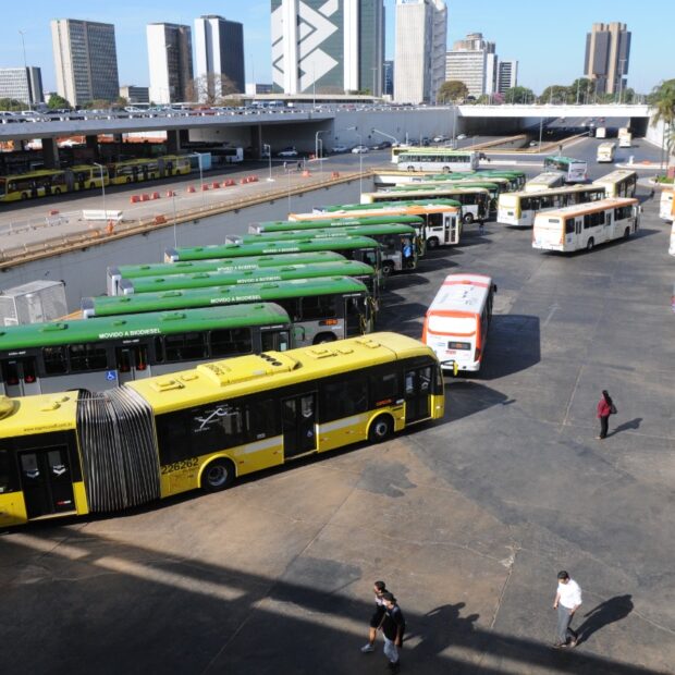 onibus_Foto-Paulo-H-CarvalhoAgencia-Brasilia-1-620x620.jpeg