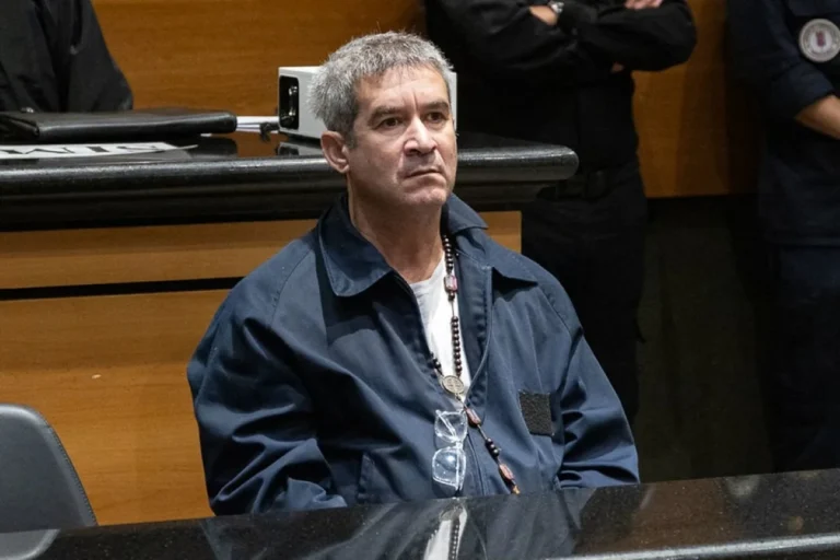 Oficial da Marinha é condenado a 80 anos de prisão por matar os sogros