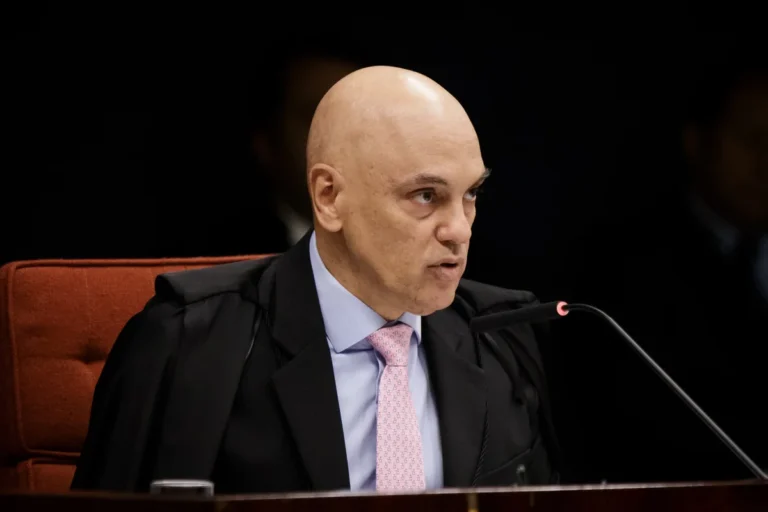 Moraes ordena que Motta emposse suplente de Zambelli em 48 horas