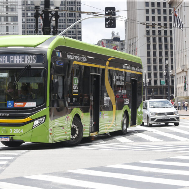 Preço da passagem de ônibus em SP sobe 6%