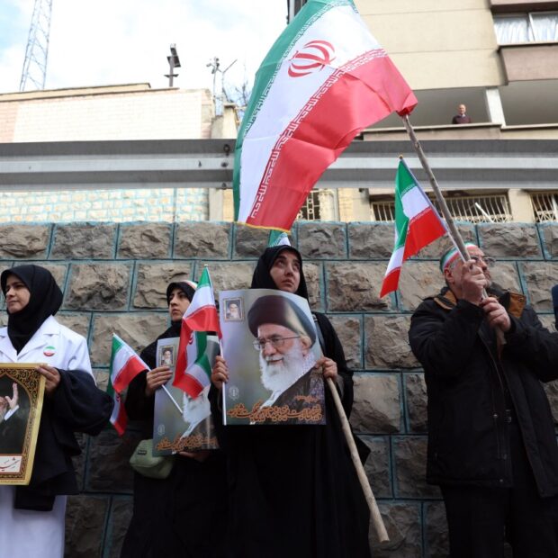 Irã deve escolher novo líder supremo em até um dia, afirma aiatolá