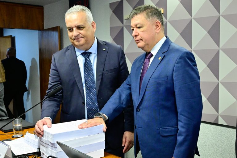 CPMI do INSS avalia relatório com pedido de indiciamento de 218 pessoas