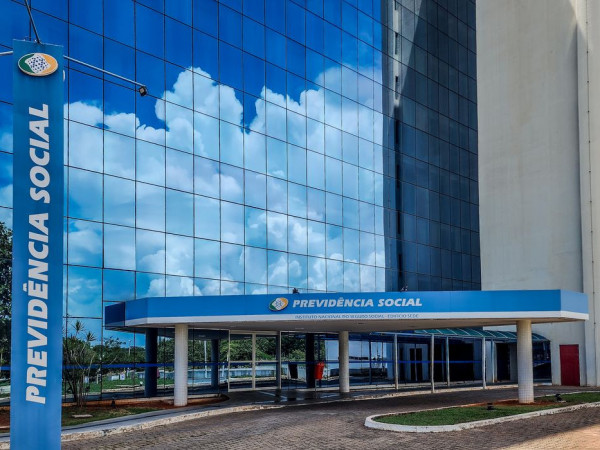 Pessoas desconhecidas que fizeram a fraude no INSS