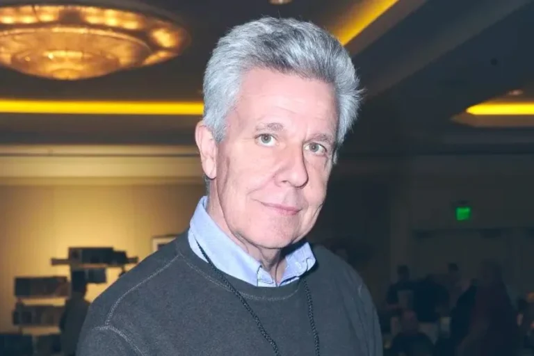 Morre o ator Stephen Hibbert de Pulp Fiction aos 68 anos