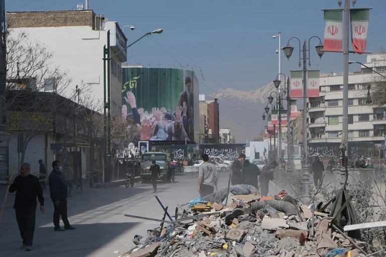 Irã rejeita confronto e denuncia agressão sem provocação