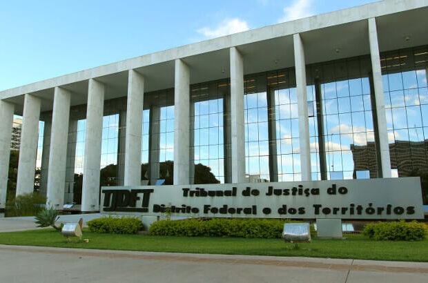 Supermercado deve pagar indenização após cliente cair e fraturar ombro