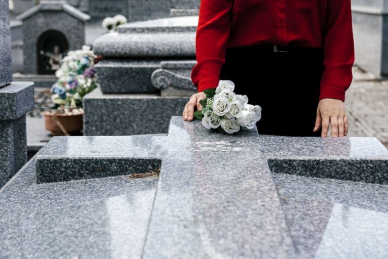 Cemitério pode exumar corpos por falta de pagamento