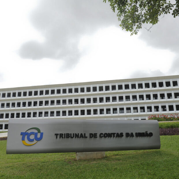 Deputados questionam contrato de R$ 1 bilhão no Porto de Santos