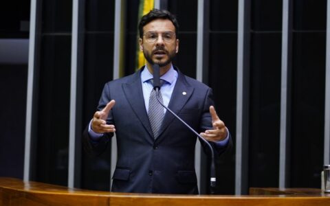 Professor Israel Batista candidato a deputado federal pelo Distrito Federal em 2026
